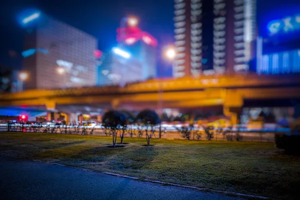Trafikljuset vandringsleder på urban street i staden i Kina. — Stockfoto