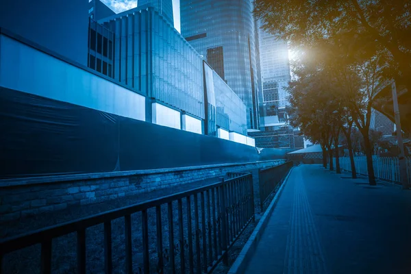 中国における近代建築の金融の空の歩道. — ストック写真