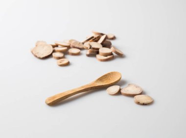 Masada Çin bitkisel ilaçları var.