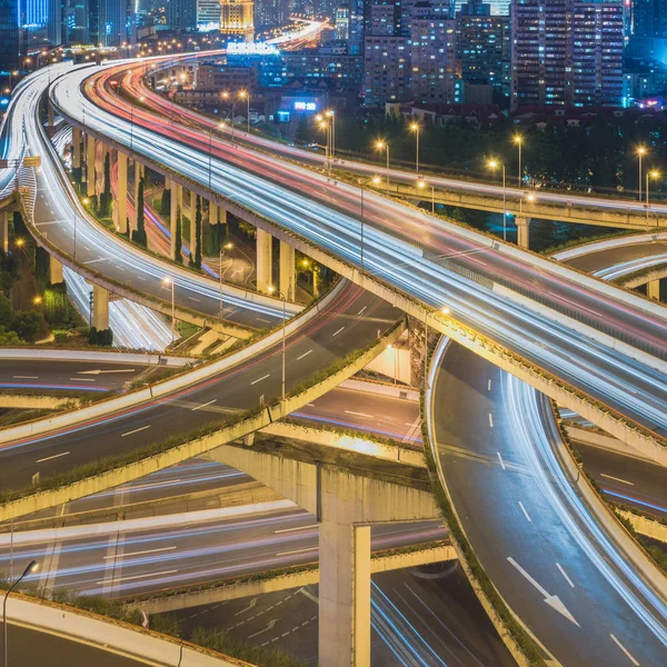 Veduta aerea del cavalcavia di Shanghai di notte in Cina — Foto Stock