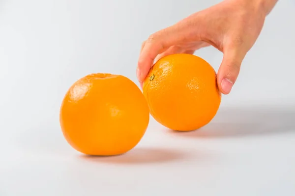 Tiro de detalle de frutas frescas sobre fondo blanco — Foto de Stock