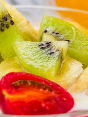 çeşitli tablo taze meyve