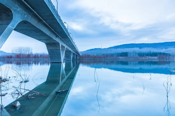 Panoramablick auf den Fluss im Naturpark Xuyu — Stockfoto