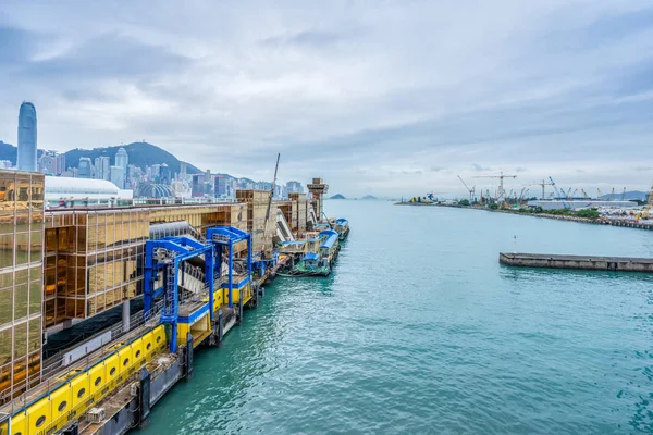 Hong Kong Victoria skyline porto e cais de ferry — Fotografia de Stock
