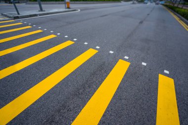 Shenzhen kentsel yolda sokak iç geçiriyor