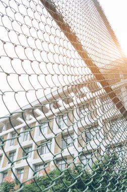 kafes ile gökyüzü arka plan üzerinde tam kare