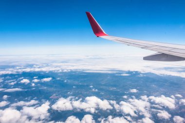 Manzarası ile uçak penceresinin görünümü