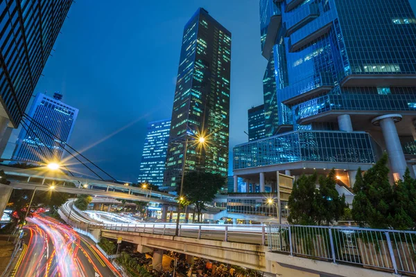 La carretera de tráfico en el centro de Hong Kong —  Fotos de Stock