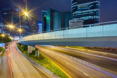 Hong Kong şehir merkezinde trafik yol