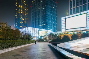 Finans bölgesinde şehir meydanı