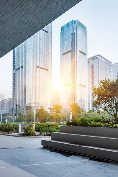 Plaza de la ciudad en el distrito financiero —  Fotos de Stock