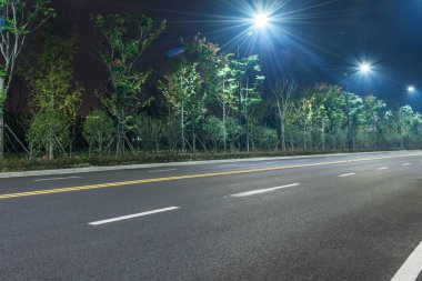Hong Kong şehir merkezinde trafik yol