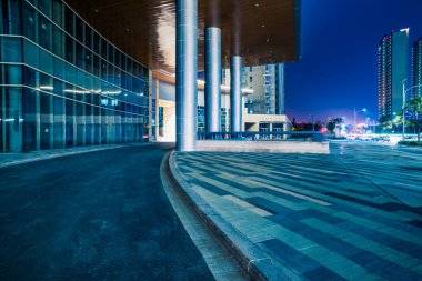 Modern Bina dış boş kaldırım ile