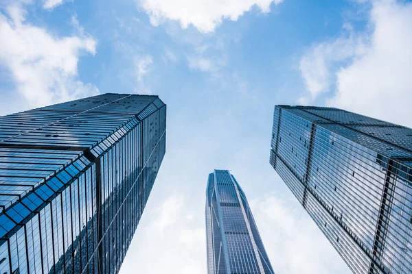 Shenzhen iş binaların düşük açılı görünüş