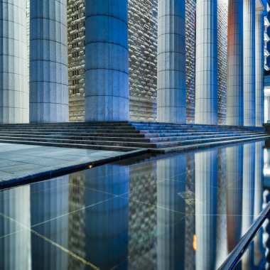 Modern Bina dış boş kaldırım ile