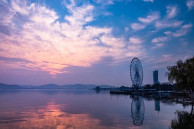 riverside büyük dönme dolap hazır