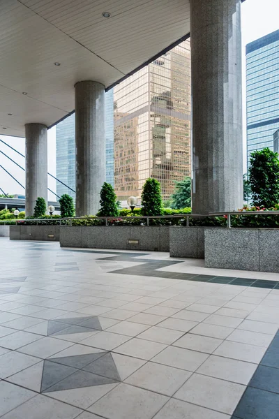 Plaza de la ciudad en el distrito financiero —  Fotos de Stock