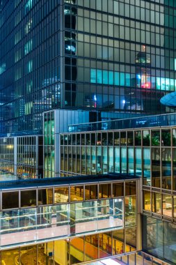 gece gökyüzünde ile modern bitti