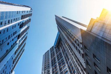 Gökdelenlerin düşük açılı görüntüsü