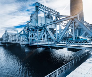 Tianjin Nehri boyunca şehir şehir manzarası