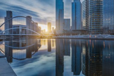 Tianjin Nehri boyunca şehir şehir manzarası