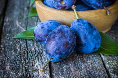 Tahta masada taze erikler.