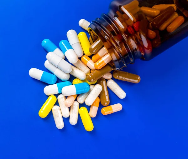 Verpackungen von Pillen und Kapseln mit Medikamenten — Stockfoto