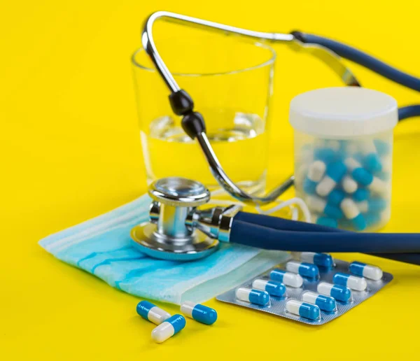 Tablet ve kapsüller şeklinde farklı hapların seçimi