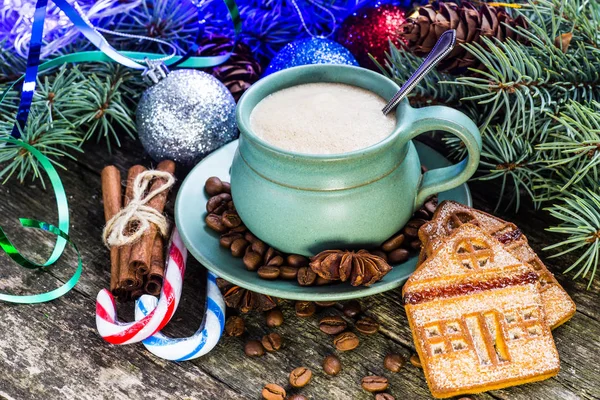 Noel Breakfast.Coffee Kupası ve kahve çekirdekleri.