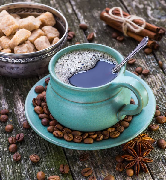 Taza de café y granos de café — Foto de Stock