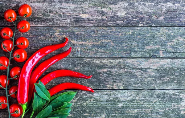 Vegetables on wood. Bio Healthy food, herbs and spices. — Stock Photo, Image