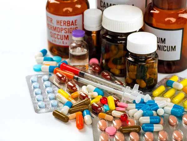 Variedade de medicamentos e medicamentos — Fotografia de Stock