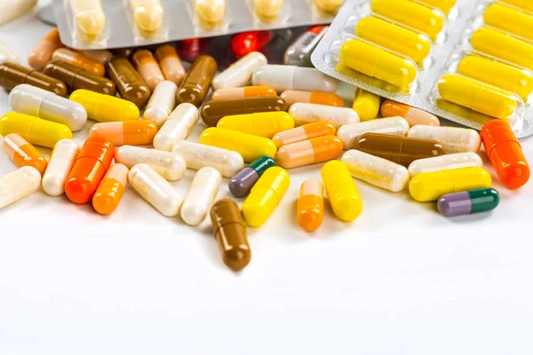 Vielfalt an Medikamenten und Medikamenten — Stockfoto