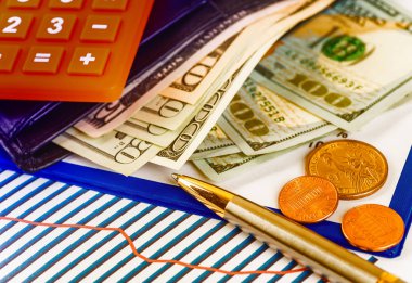 İş rapor. Money.Financial iş stratejisi