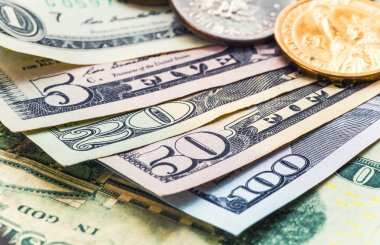 Natürmort ile nakit dolar ve sent bize.