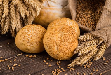 farklı ekmek ve ekmek dilimleri. Gıda arka plan.