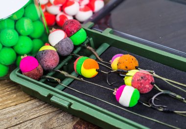 Yemler üzerinde sazan yakalamak