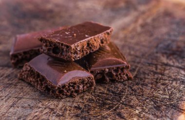 Çikolata bar / çikolata parçaları bar / fındık çikolata / çikolata b