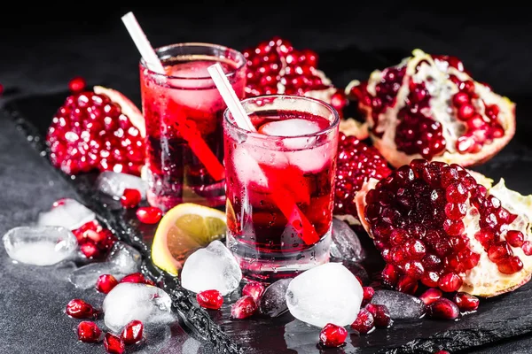 Fresh red juice cocktail with pomegranate seeds and ice — Stock Photo, Image