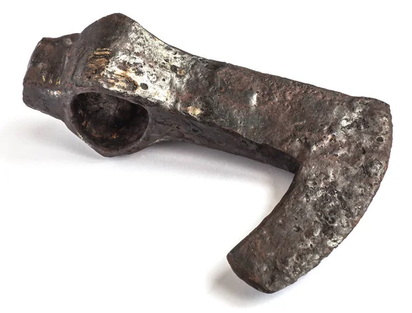 Tarih öncesi demir balta, eski insanlar, üzerinde beyaz adam izole