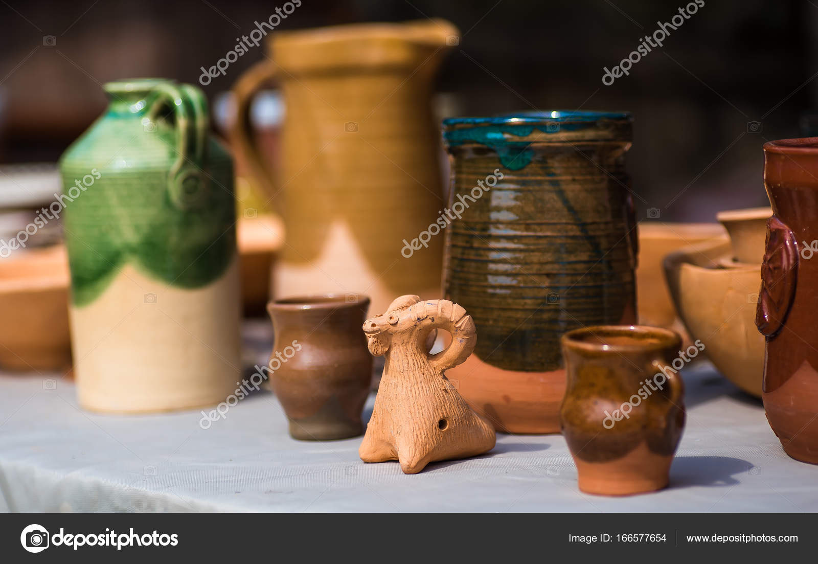 Ukrainian pottery. Pottery museum in Ukrainian village Oposhnya, Stock