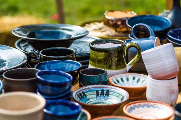 Ukraynalı çanak çömlek. Seramik Müzesi Ukraynalı Köyü Oposhnya,