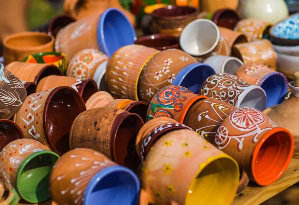 Ukraynalı çanak çömlek. Seramik Müzesi Ukraynalı Köyü Oposhnya,