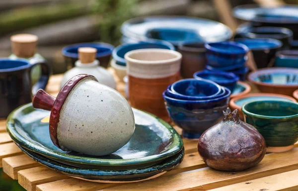 Ukraynalı çanak çömlek. Seramik Müzesi Ukraynalı Köyü Oposhnya,