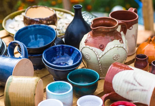 Ukraynalı çanak çömlek. Seramik Müzesi Ukraynalı Köyü Oposhnya,