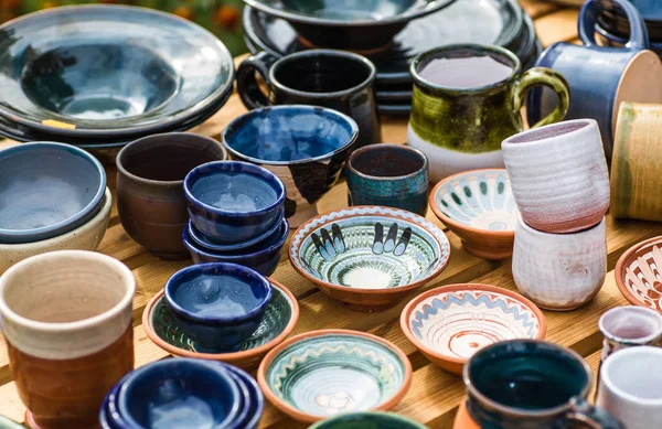 Ukraynalı çanak çömlek. Seramik Müzesi Ukraynalı Köyü Oposhnya,