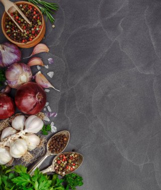 Otlar, baharat ve baharat taş zemin üzerine. Üstten Görünüm.