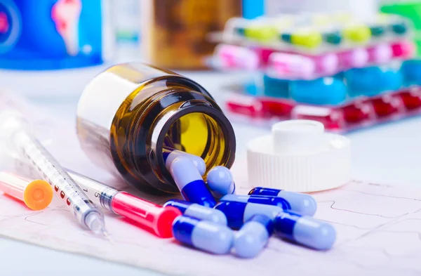 Tedavi ilaç tedavisi için ilaç reçete. İlaç doktor