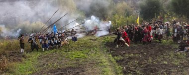 Kamyanets-Podilsky, Ukrayna, 10/02/2017. Silahşörler ve coss