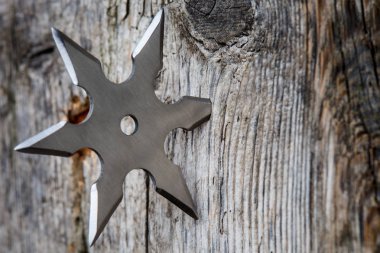 Shuriken (yıldız oluşturma), geleneksel Japon ninja soğuk silah